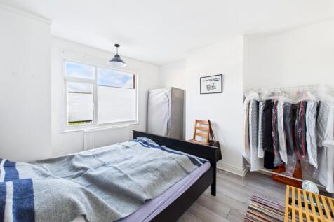 CAM05192G0-PR0185-STILL021