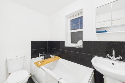 CAM05192G0-PR0187-STILL029