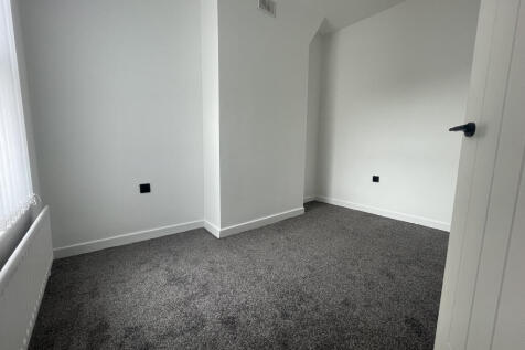bedroom 2.jpeg
