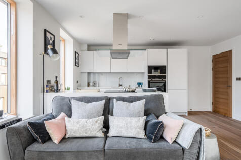 Blackburn House 23 - 11.jpg