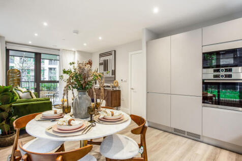 69804_Show-Flat-Heathside (9).jpg