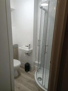 Harlaxton Shower Room.jpg