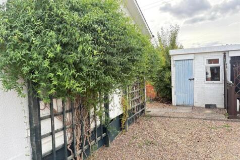 WhatsApp Image 2025-09-30 at 09.50.21_f1d3feb3.jpg