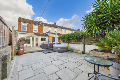 Welcome to Hollam Road, Southsea
