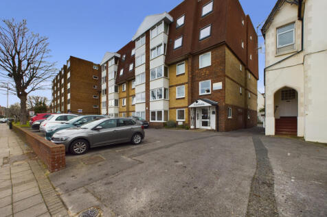 Welcome to Eastfields, Victoria Road North
