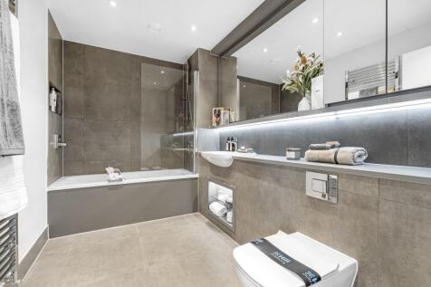 Canalside Quarter, Family