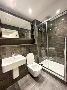 Master Ensuite Bathroom