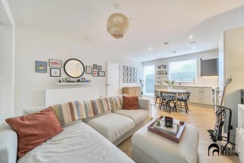 Living/ Kitchen