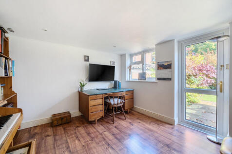 1370688-16-68fb66...