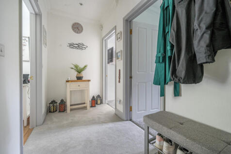 1373110-1-6904dbf...