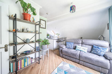 1373110-7-6904dc5...