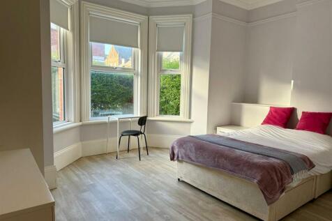Bedroom (2).jpg