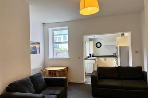 Lounge 1.jpg