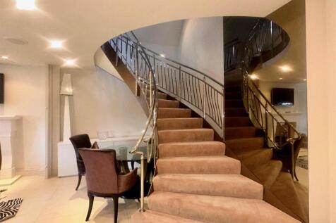 Main staircase.jpg