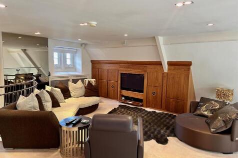 Second Lounge.jpg