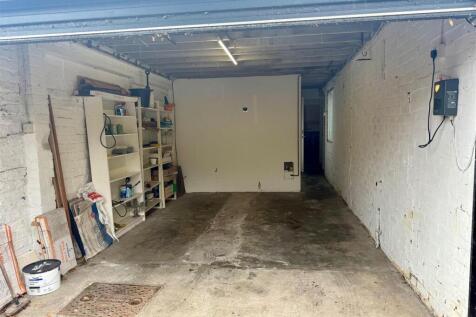 Garage.jpg