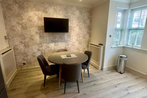 Dining area 2.jpg