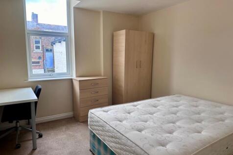 Bedroom One.jpg