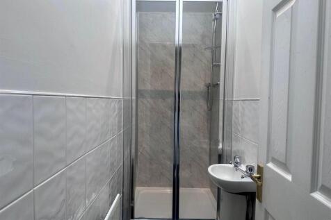 Shower Room.jpg