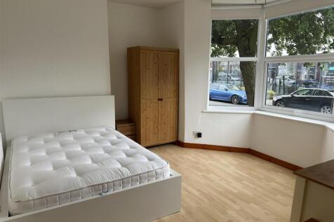 bedroom one.jpg