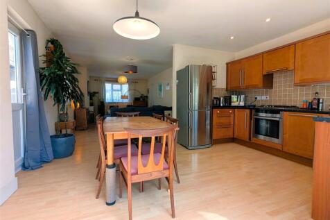 Kitchen (2) (1).jpg
