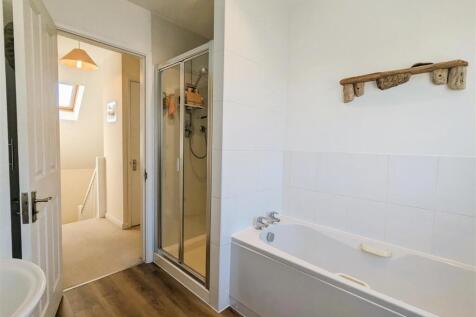 bathroom (1).jpg