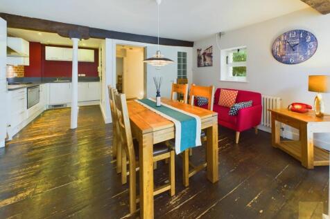 Open plan kitchen diner.