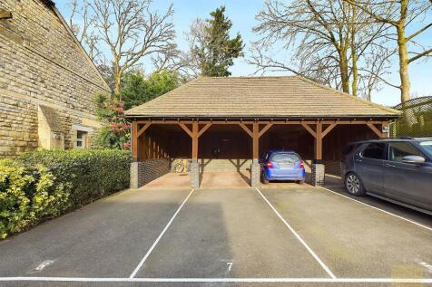 Tandem parking with carport