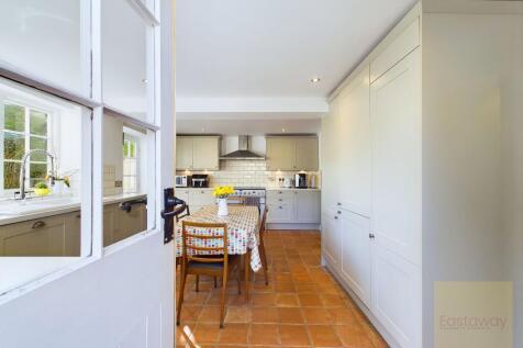 Entrance to kitchen
