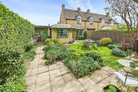 Garden towards the cottage