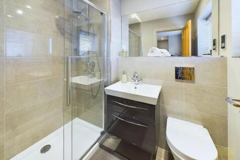 Bedroom 2 en-suite