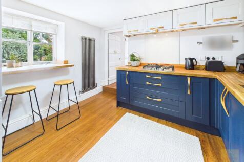 Kitchen Breakfast Bar