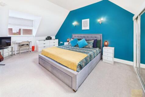 Principal bedroom