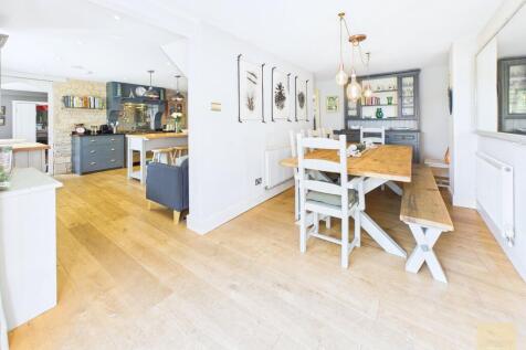 Kitchen / Dining