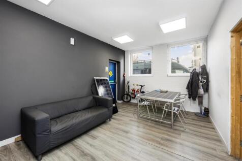 Woods Way, Sunstore_0004.jpg