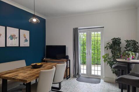08_Dining_Room_2.jpg