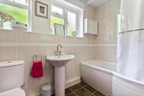 Laburnum Close, 8-004.JPG
