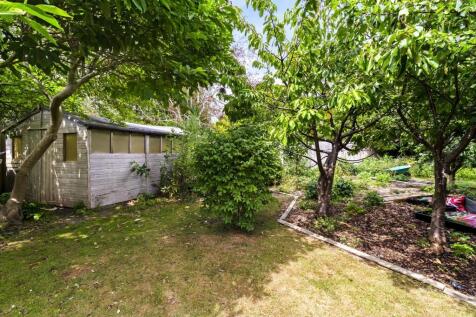 Laburnum Close, 8-013.JPG