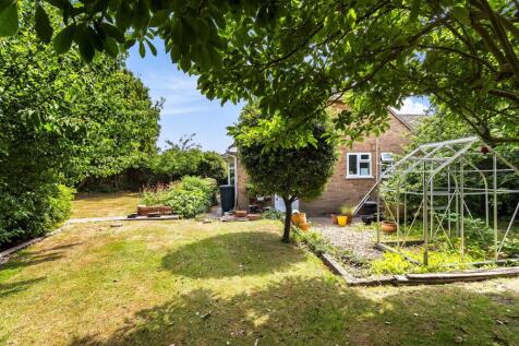 Laburnum Close, 8-014.JPG