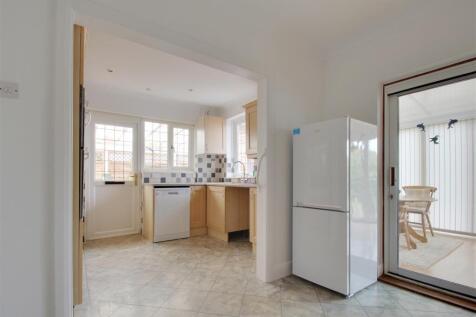 Kitchen/Dining Area