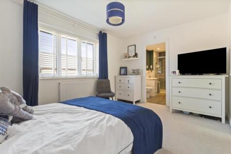 7 Acacia Avenue_014.JPG