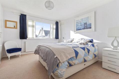 7 St Hellier Court-008.JPG