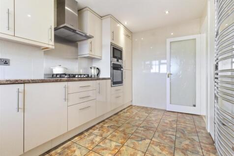 7 St Hellier Court-014.JPG