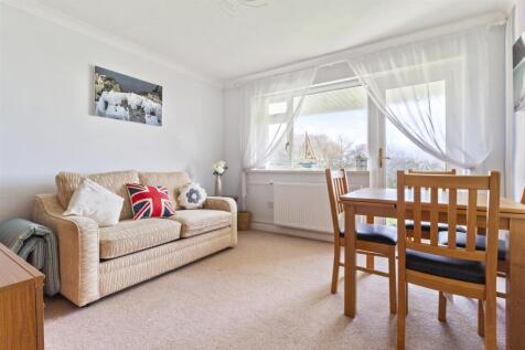 7 St Hellier Court-010.JPG