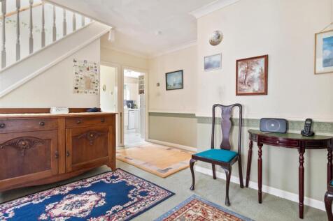 8 Midhurst Close-010.jpg