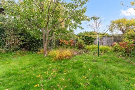 8 Midhurst Close-015.jpg