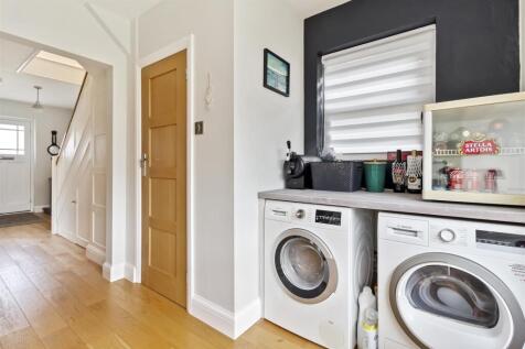 St Marys Close,89-017.JPG