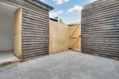 Private Courtyard/Entrance