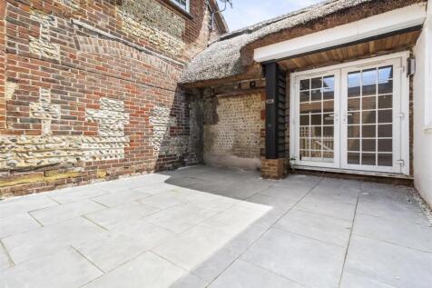 Private Courtyard/Entrance