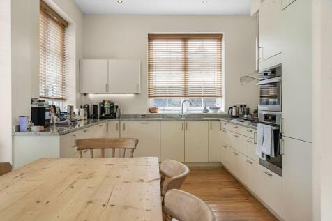 Kitchen / Breakfast Room